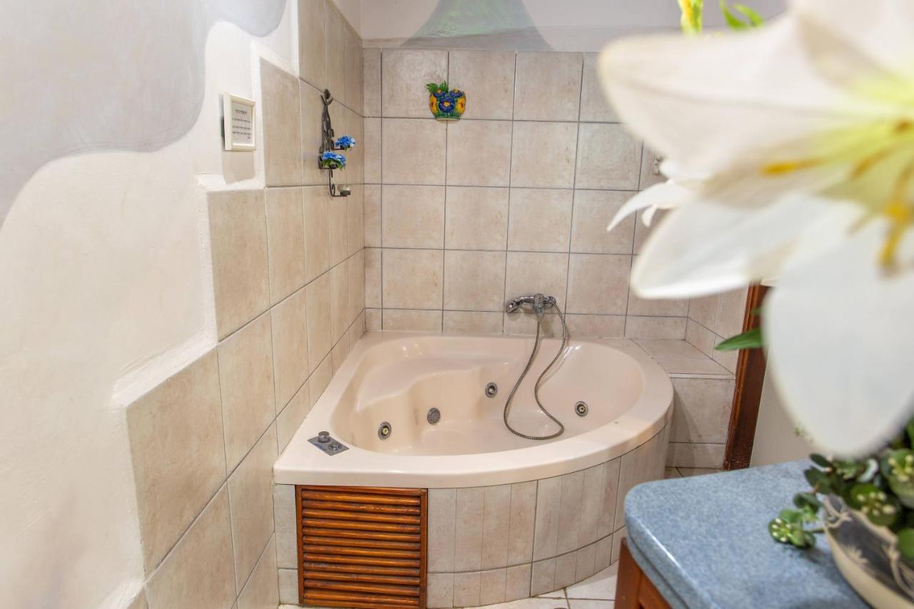 Invito Rosh Pinna Exterior foto